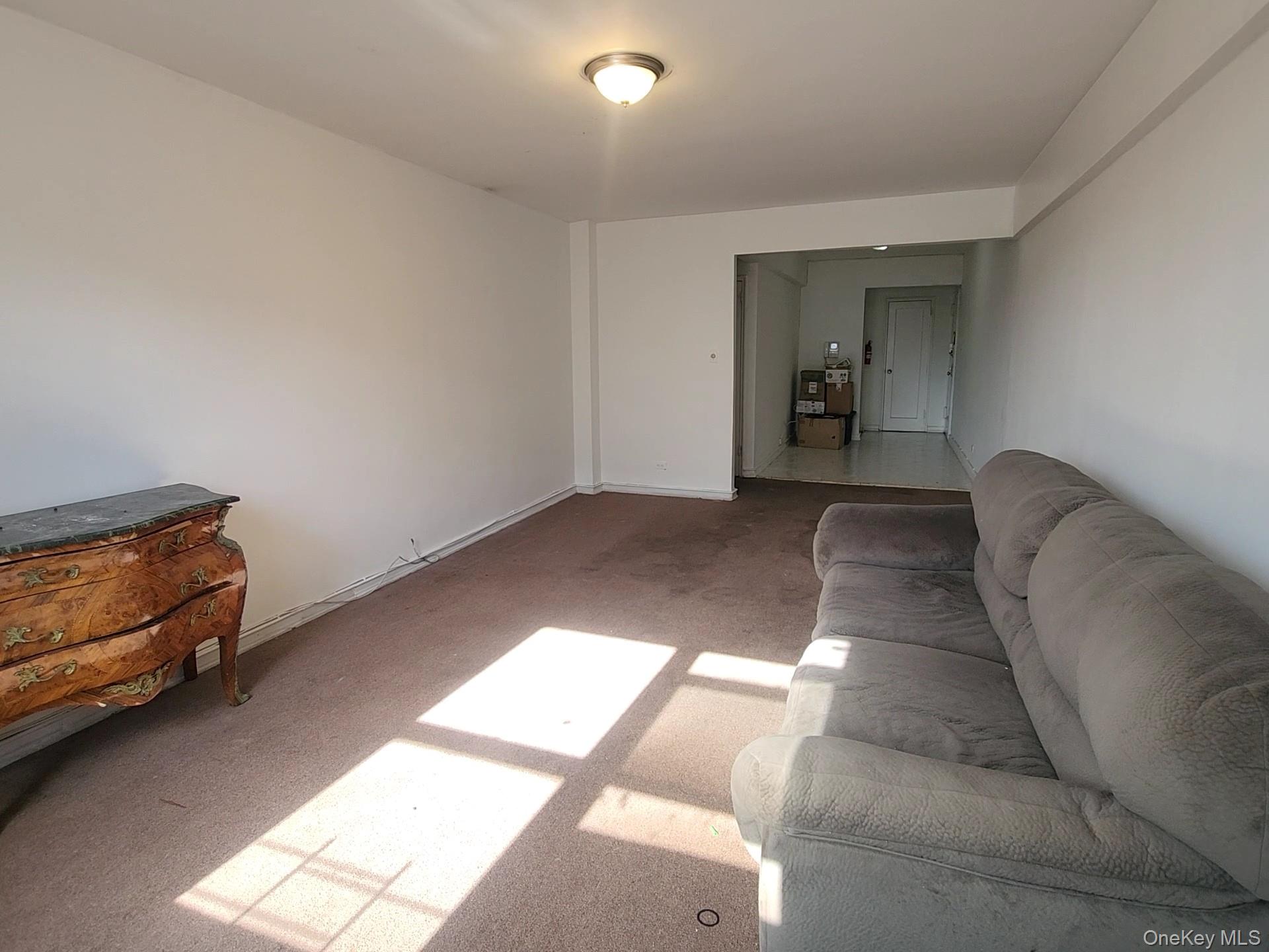 #7 photo, 90-09 Northern Boulevard, Jackson Heights , NY 11372