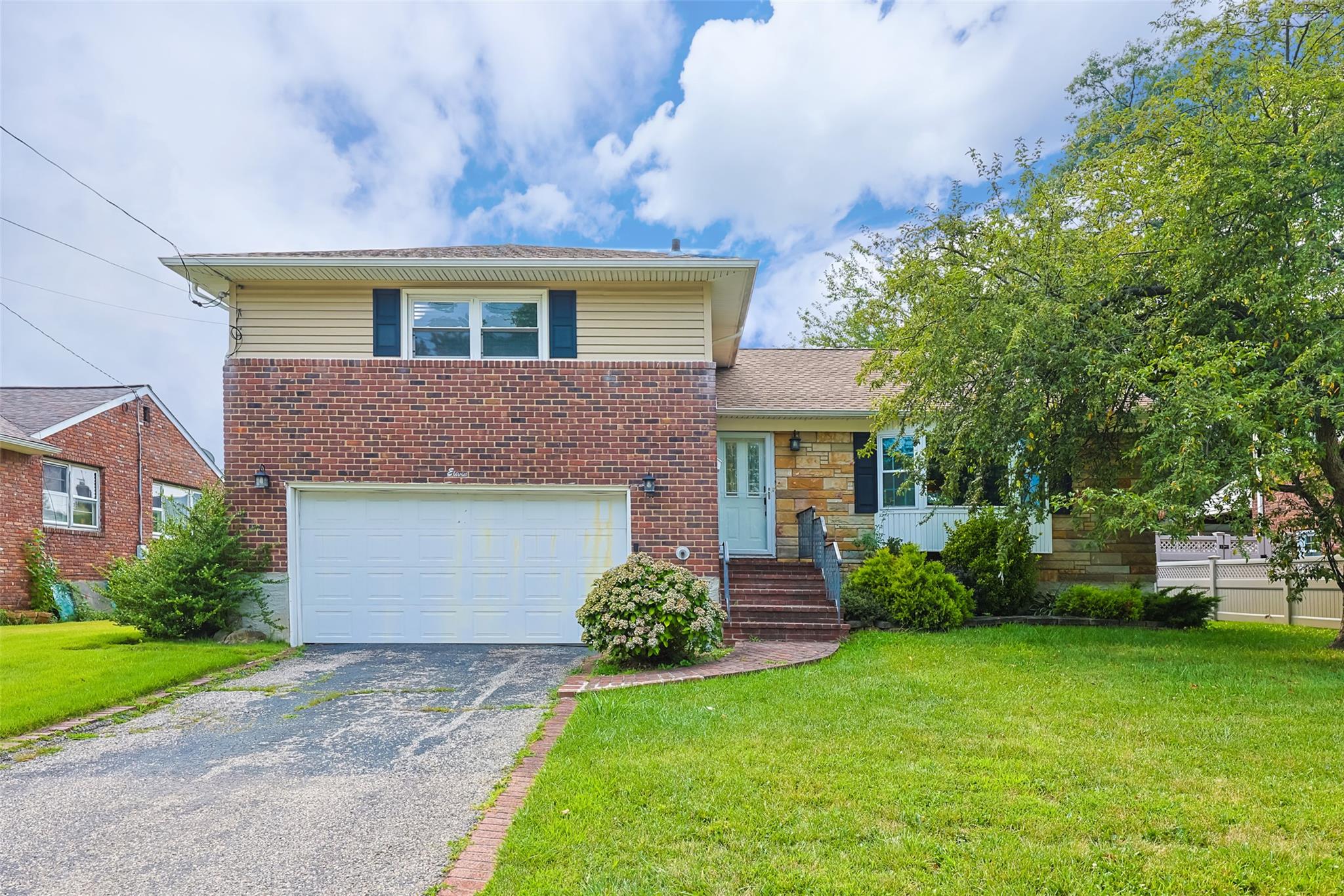 #1 photo, 11 Driftwood Drive, Нассау ‖ Glen Cove , NY 11542