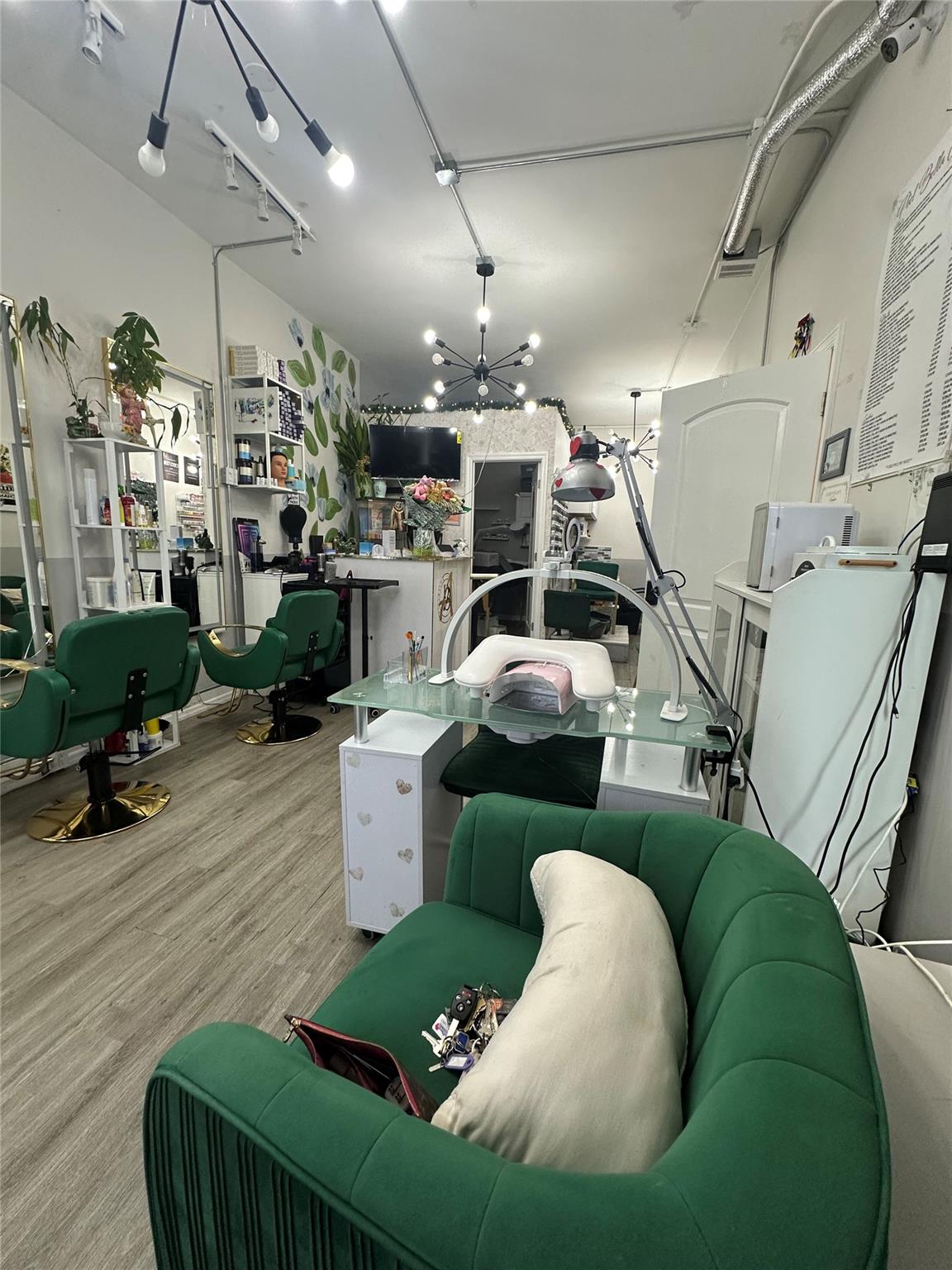 #2 photo, 244-08 Jericho Turnpike, クイーンズ区 Floral Park , NY 11001