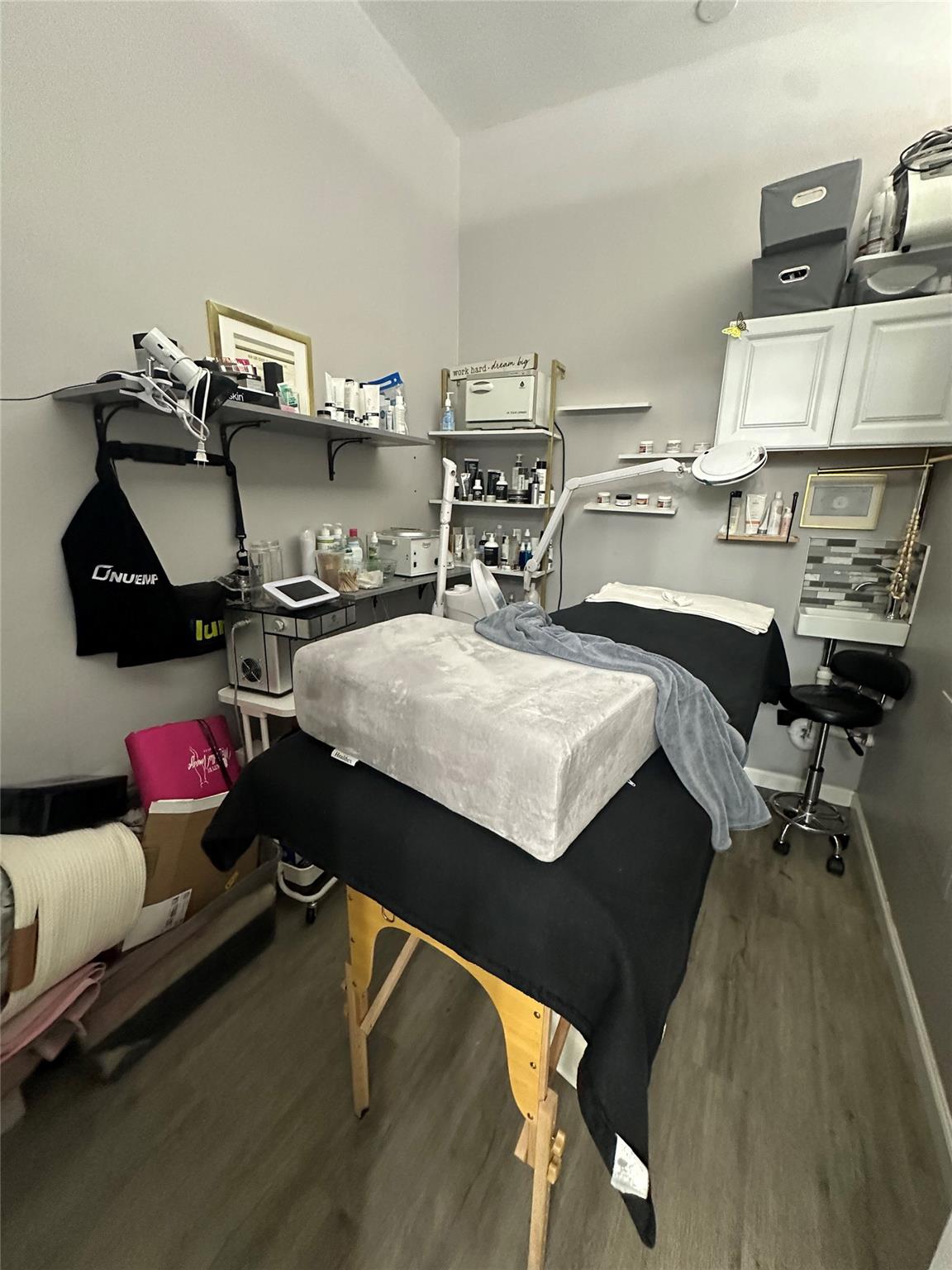 #6 photo, 244-08 Jericho Turnpike, クイーンズ区 Floral Park , NY 11001