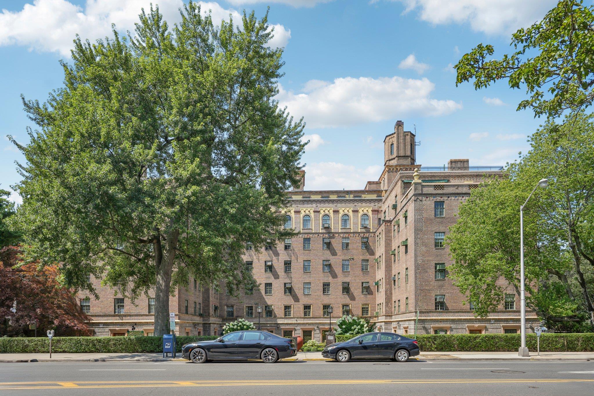 #1 photo, 160 Middle Neck Road, Great Neck , NY 11021