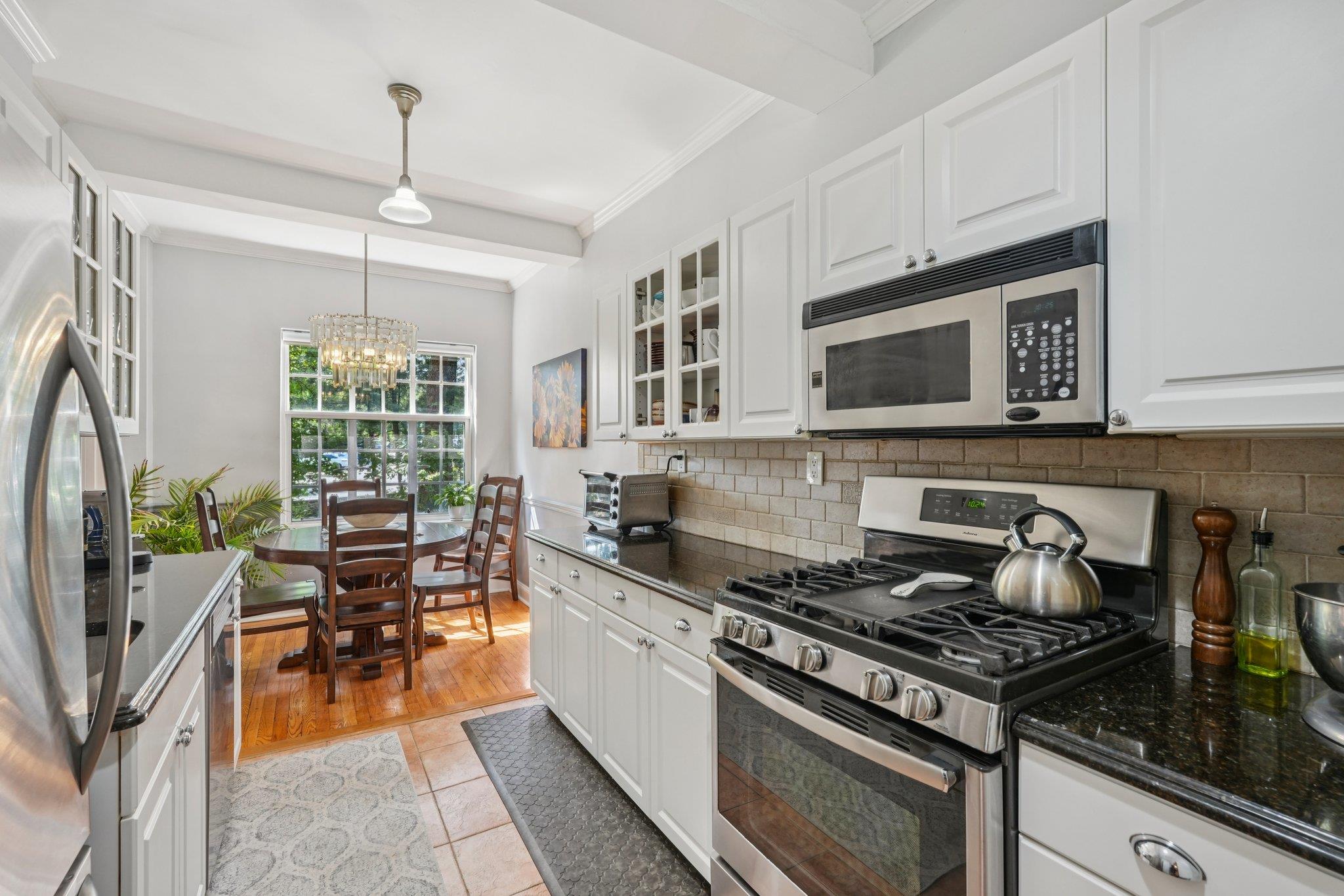 #13 photo, 160 Middle Neck Road, Great Neck , NY 11021