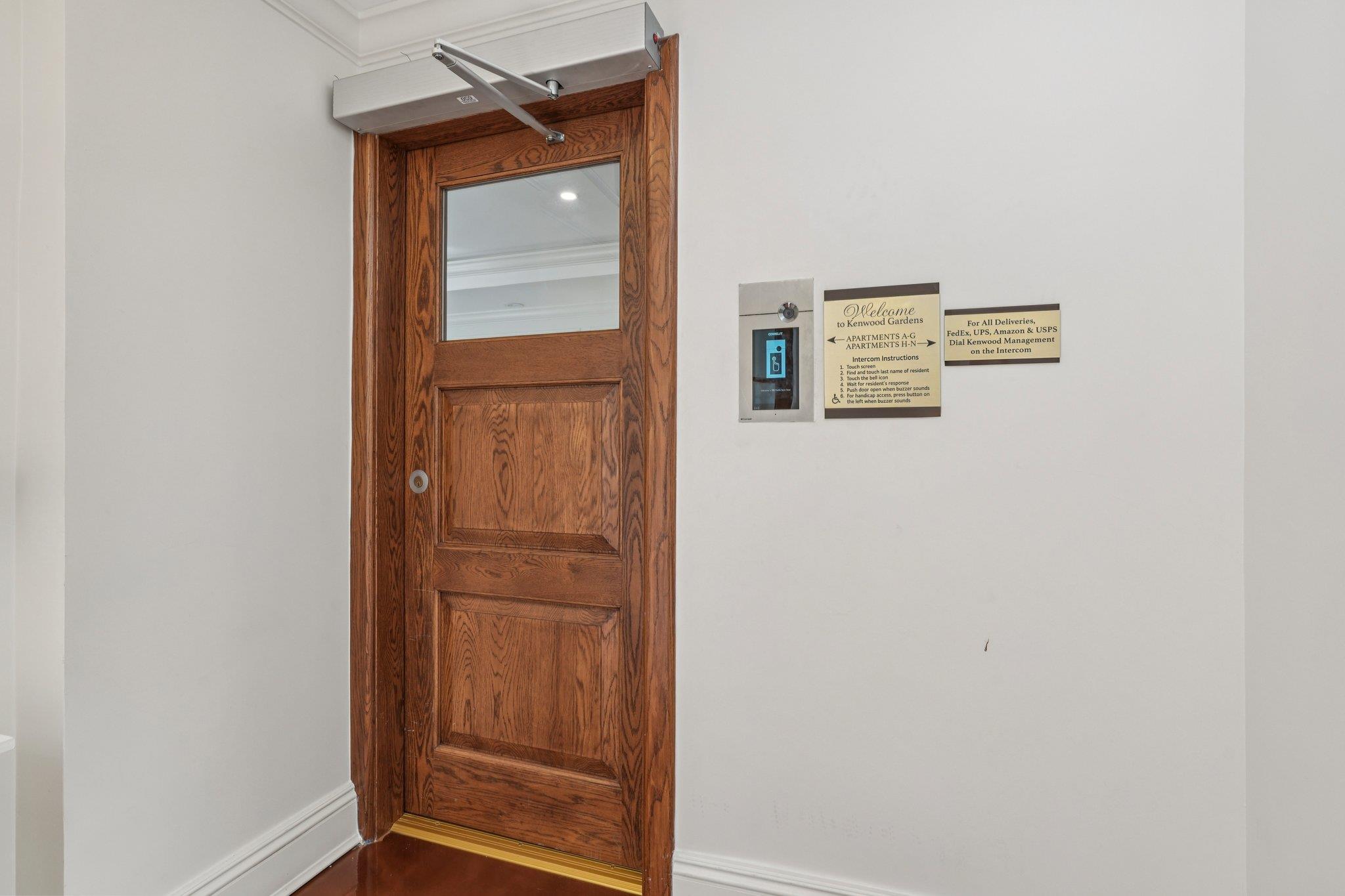 #4 photo, 160 Middle Neck Road, Great Neck , NY 11021