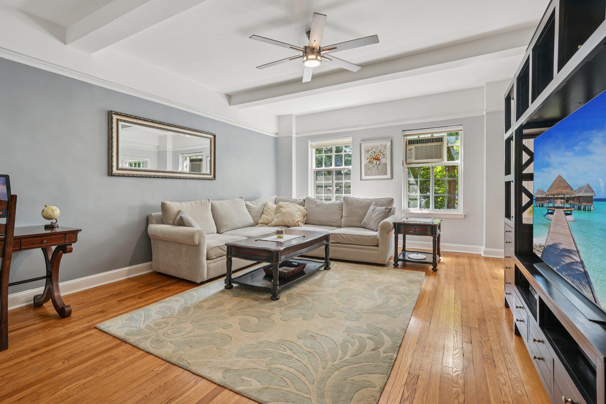 #7 photo, 160 Middle Neck Road, Great Neck , NY 11021