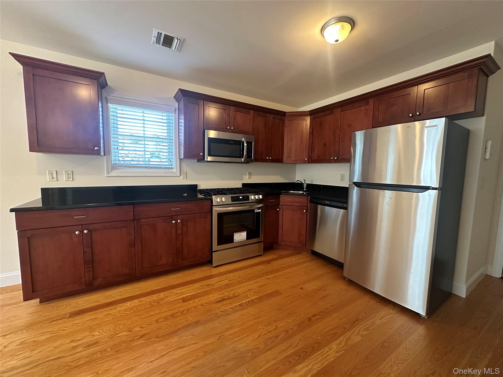 #3 photo, 67 W Main Street, ナッソー郡 Oyster Bay , NY 11771