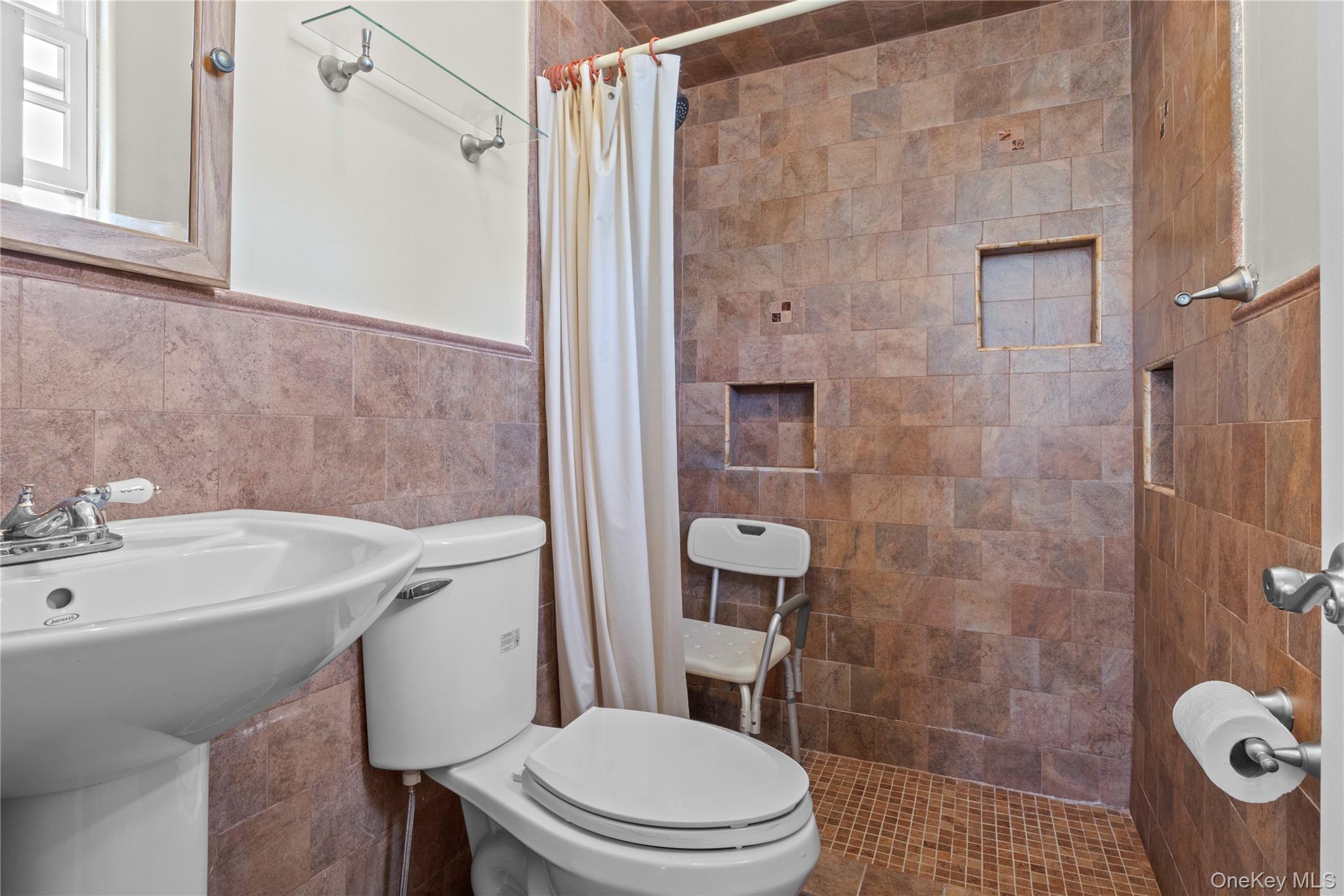 #20 photo, 1011 Bay 24th Street, Far Rockaway , NY 11691