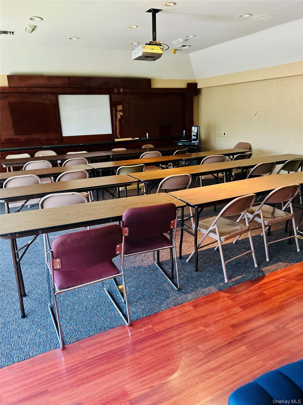 #6 photo, 692 S Wellwood Avenue, Lindenhurst , NY 11757