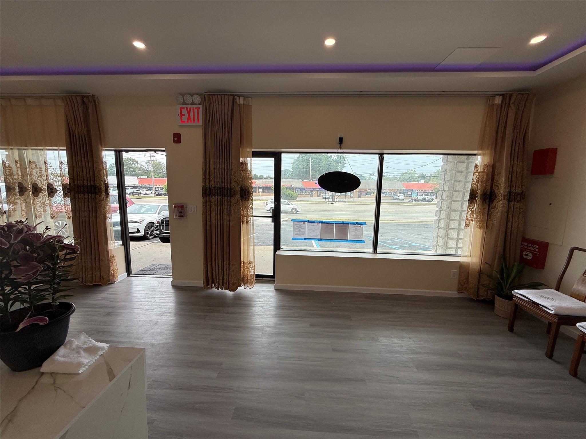 #2 photo, 340 NY-25, サフォーク郡 Mount Sinai , NY 11766