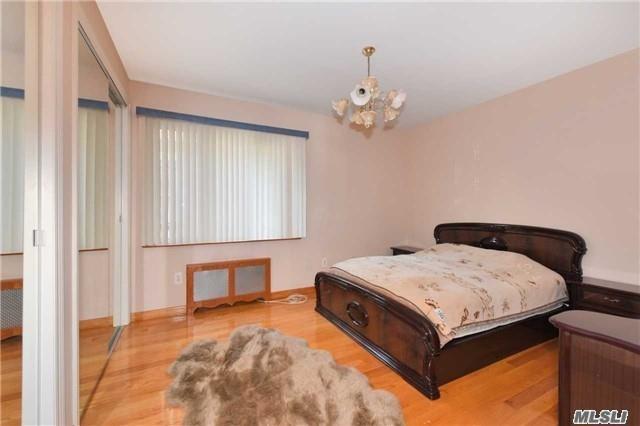 #10 photo, 77-16 Kew Forest Lane, クイーンズ区 Flushing , NY 11375