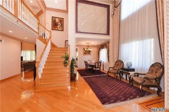 #2 photo, 77-16 Kew Forest Lane, クイーンズ区 Flushing , NY 11375