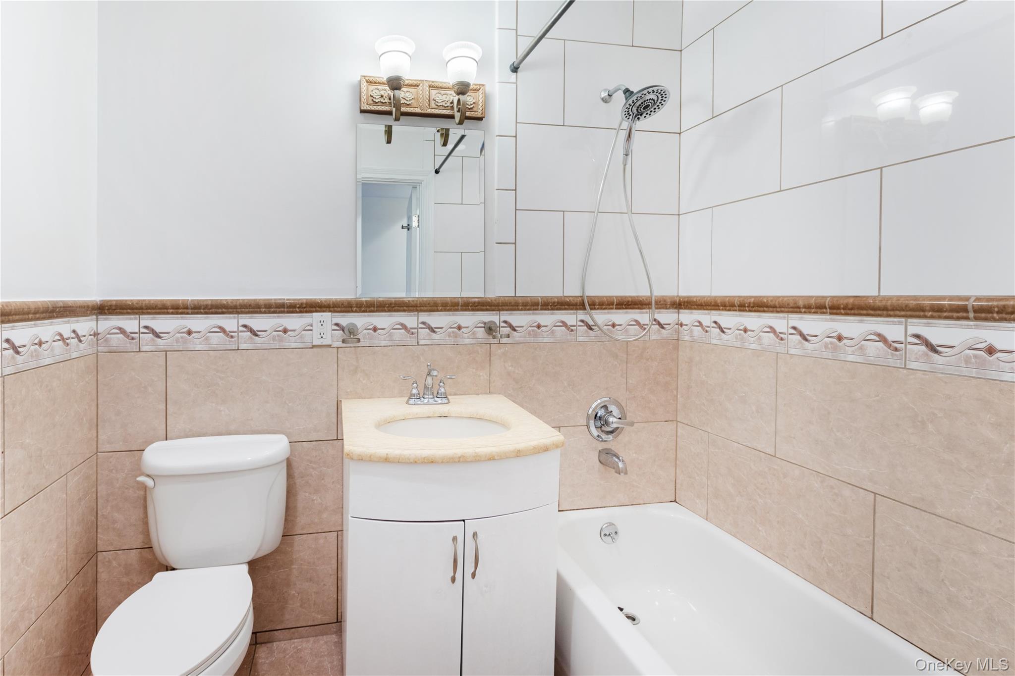 #15 photo, 3816 Waldo Avenue, ブロンクス区 Bronx , NY 10463