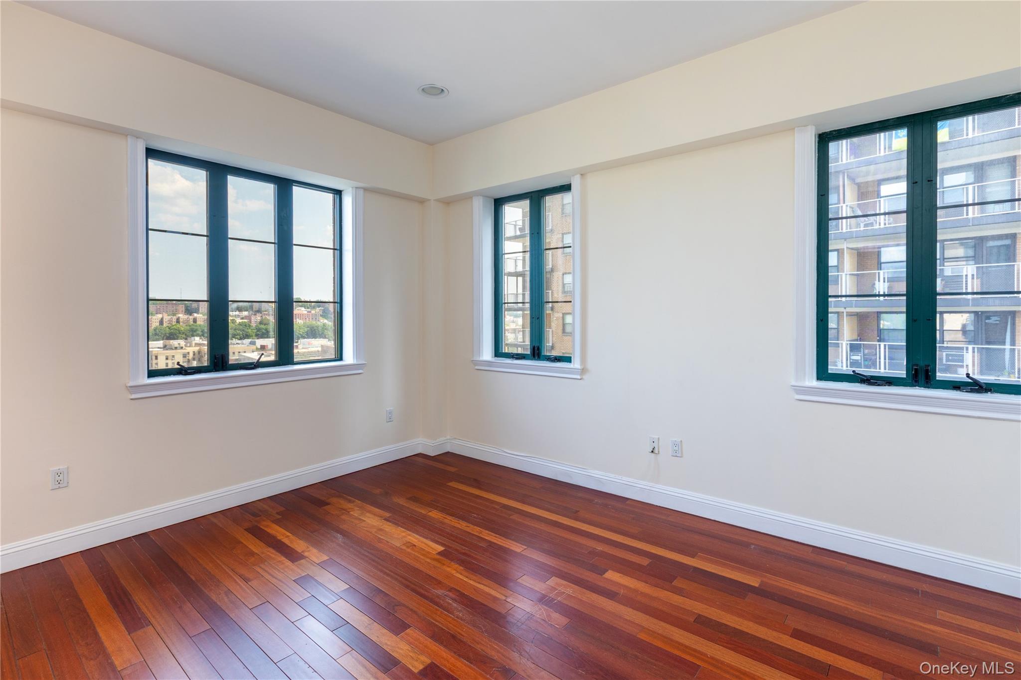 #8 photo, 3816 Waldo Avenue, ブロンクス区 Bronx , NY 10463