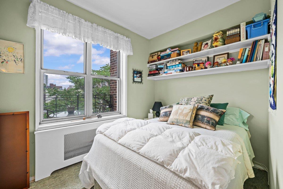 #16 photo, 3299 Cambridge Avenue, Bronx , NY 10463