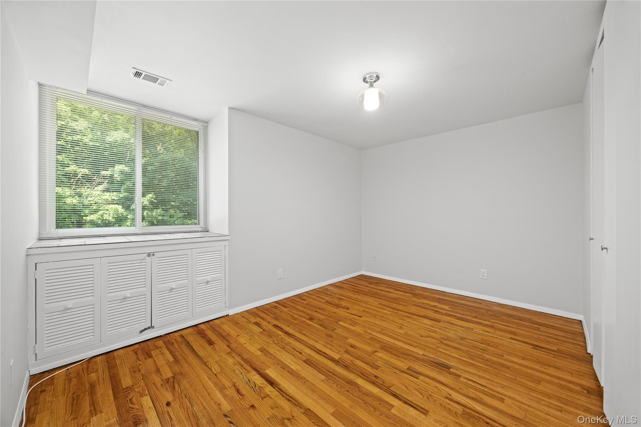 #17 photo, 423 Colony Drive, Hartsdale , NY 10530