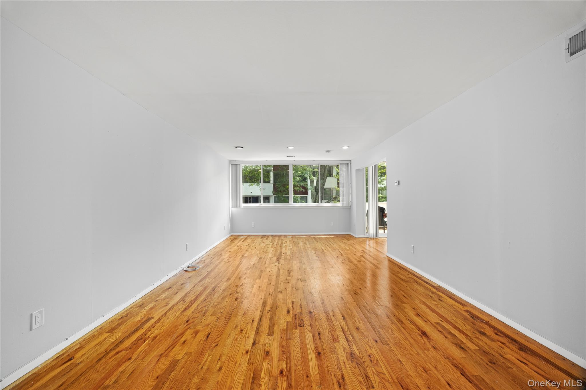 #4 photo, 423 Colony Drive, Hartsdale , NY 10530