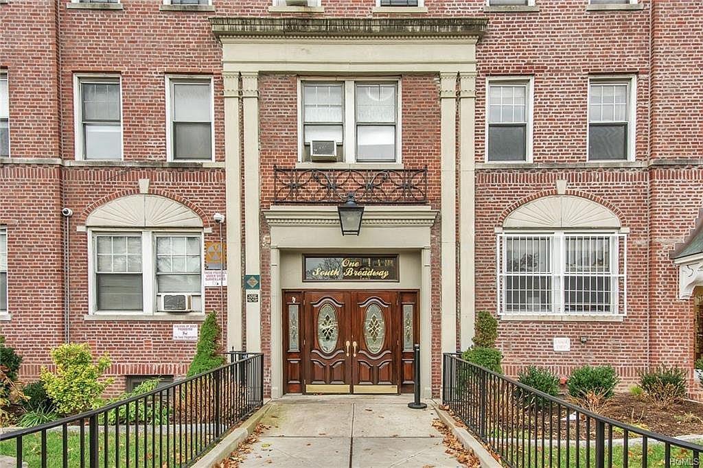 #1 photo, 1 S Broadway, White Plains , NY 10601