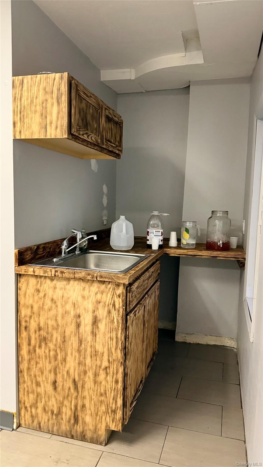 #11 photo, 247-09 Jericho Turnpike, クイーンズ区 Bellerose , NY 11426