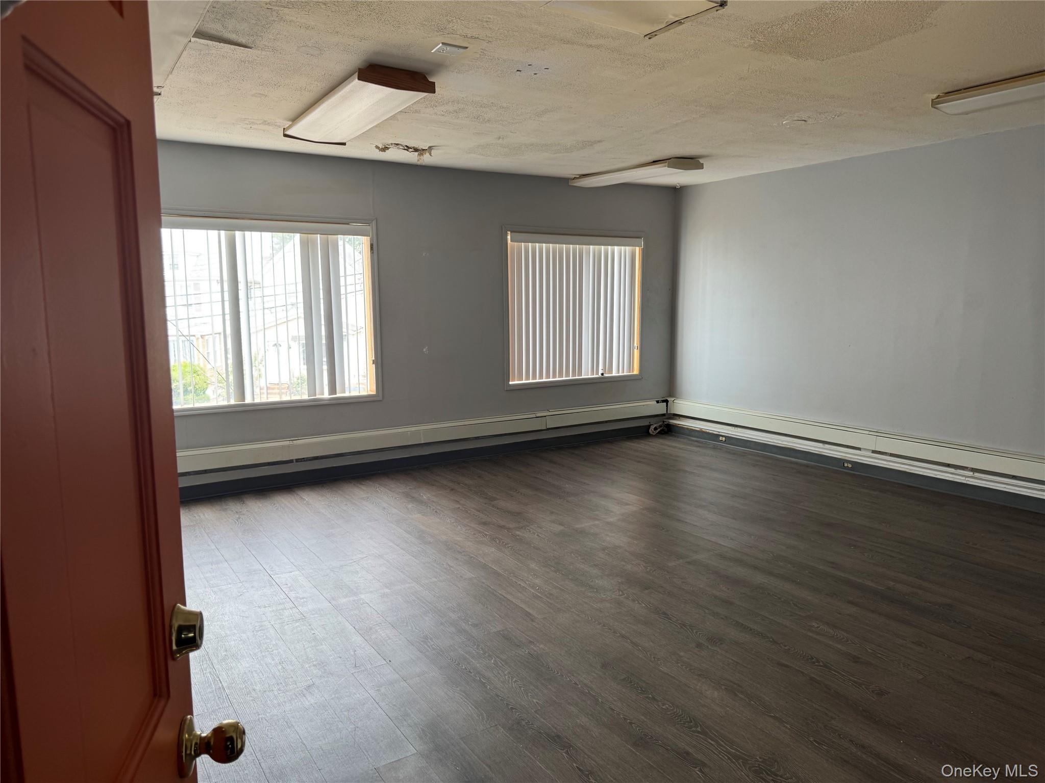 #5 photo, 247-09 Jericho Turnpike, クイーンズ区 Bellerose , NY 11426