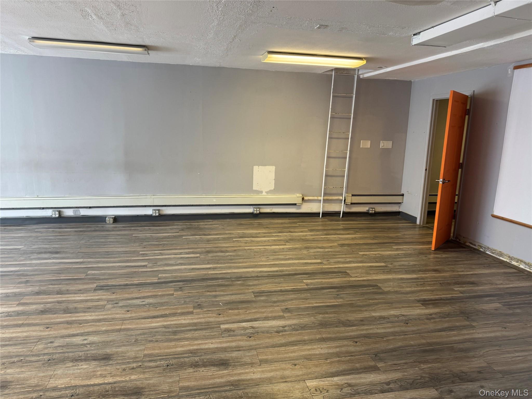 #6 photo, 247-09 Jericho Turnpike, クイーンズ区 Bellerose , NY 11426