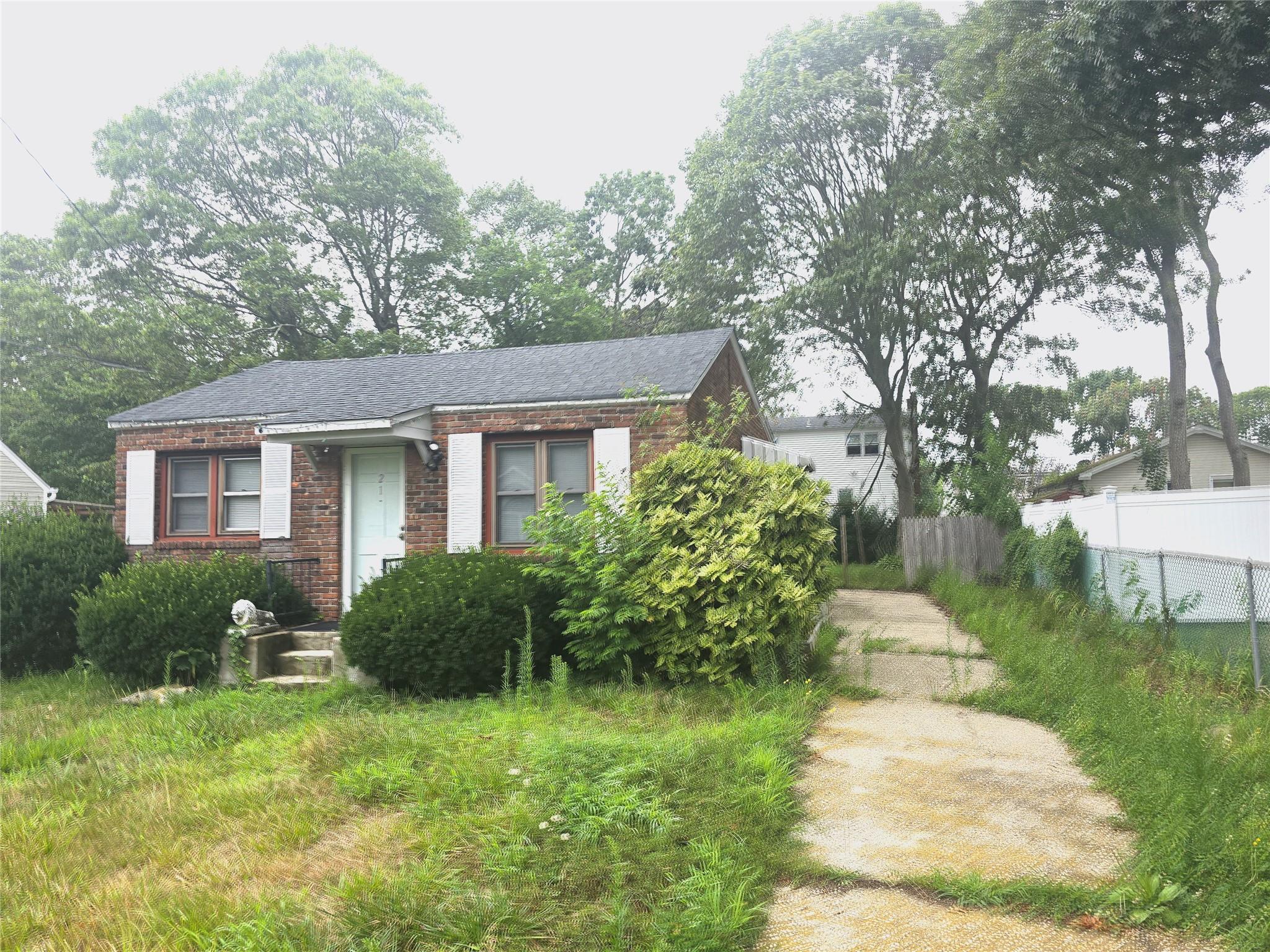 #1 photo, 21 Sherwood Drive, Mastic Beach , NY 11951