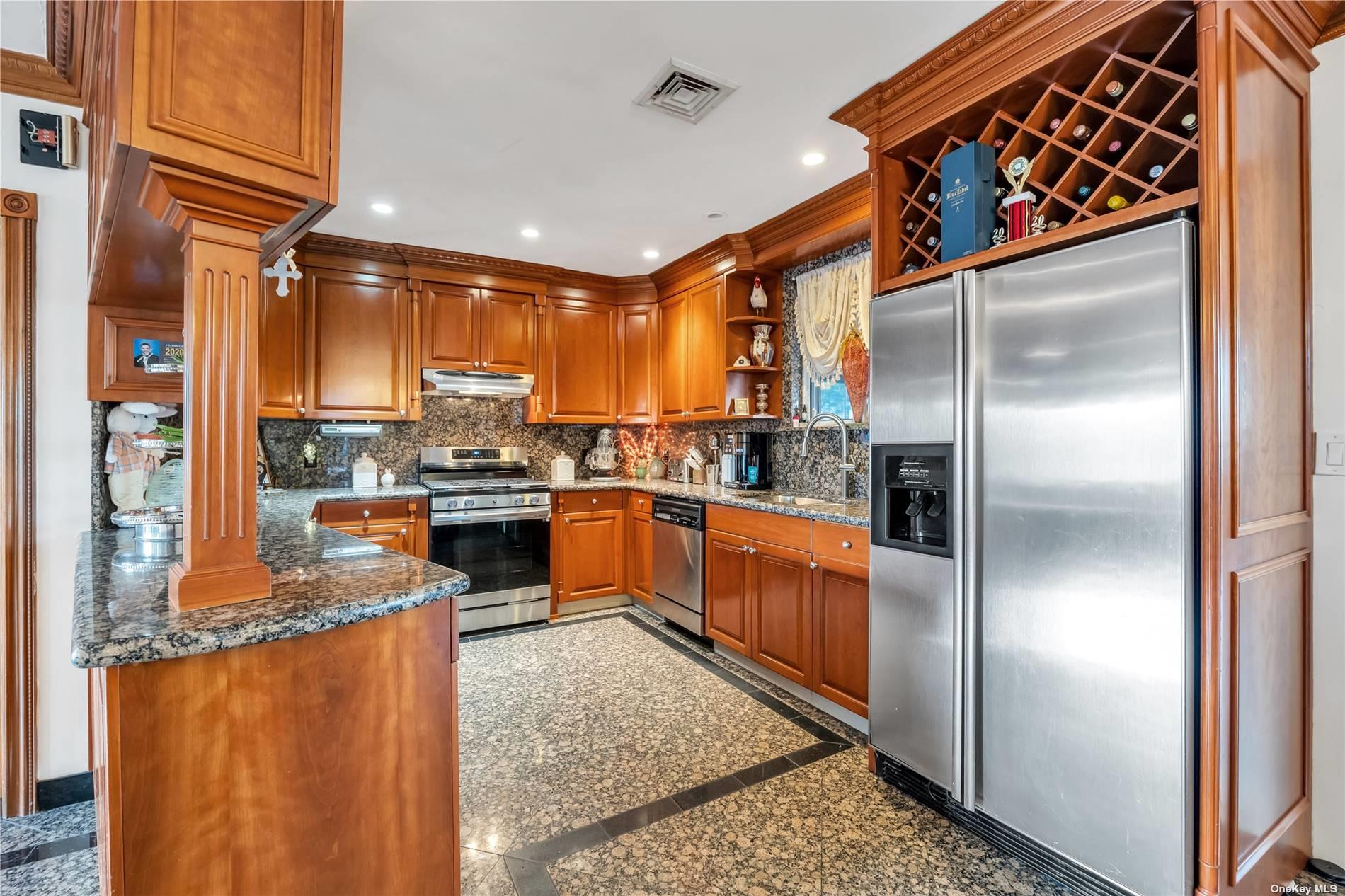 #14 photo, 50-43 192nd Street, फ्रेश मेडॉस Fresh Meadows , NY 11365