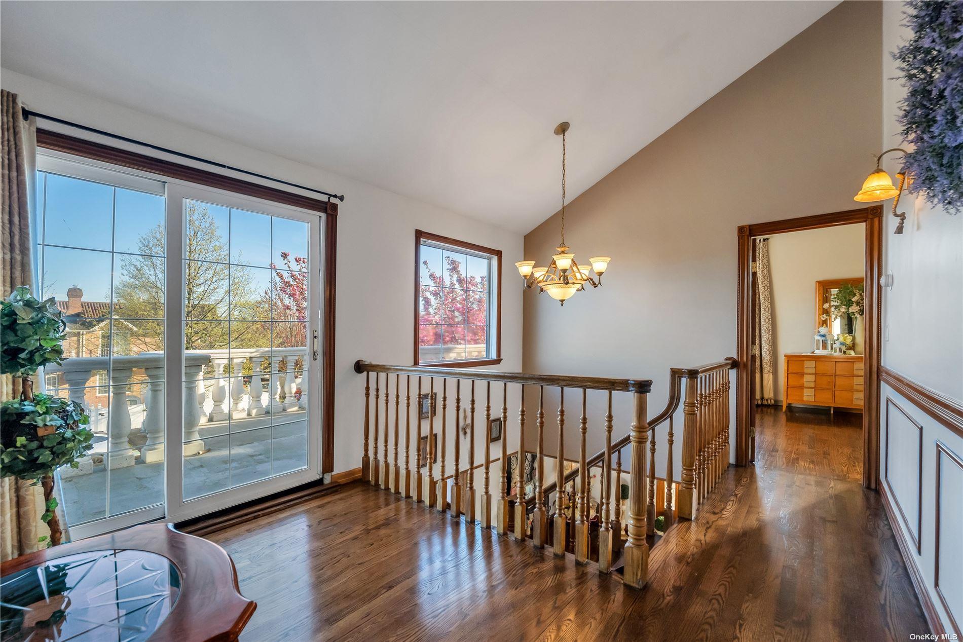 #20 photo, 50-43 192nd Street, फ्रेश मेडॉस Fresh Meadows , NY 11365