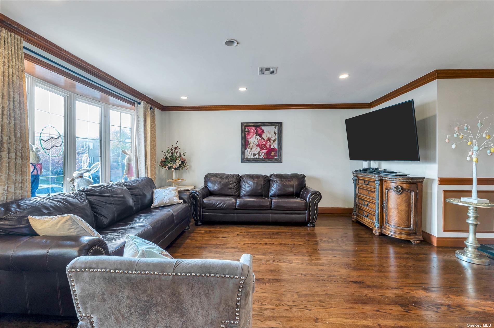 #9 photo, 50-43 192nd Street, फ्रेश मेडॉस Fresh Meadows , NY 11365