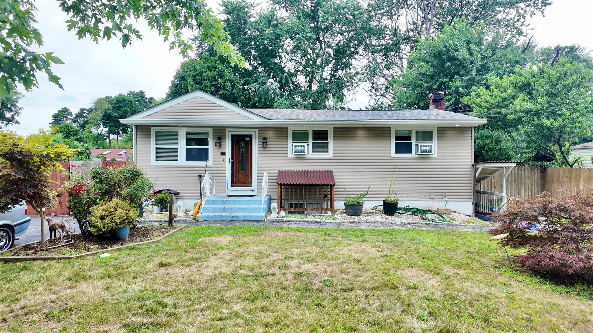 #1 photo, 144 Wheeler Avenue, सफ़ोक काउंटी Brentwood , NY 11717