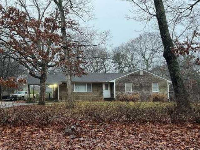 #1 photo, 12 CAROLINE Street, सफ़ोक काउंटी Medford , NY 11763