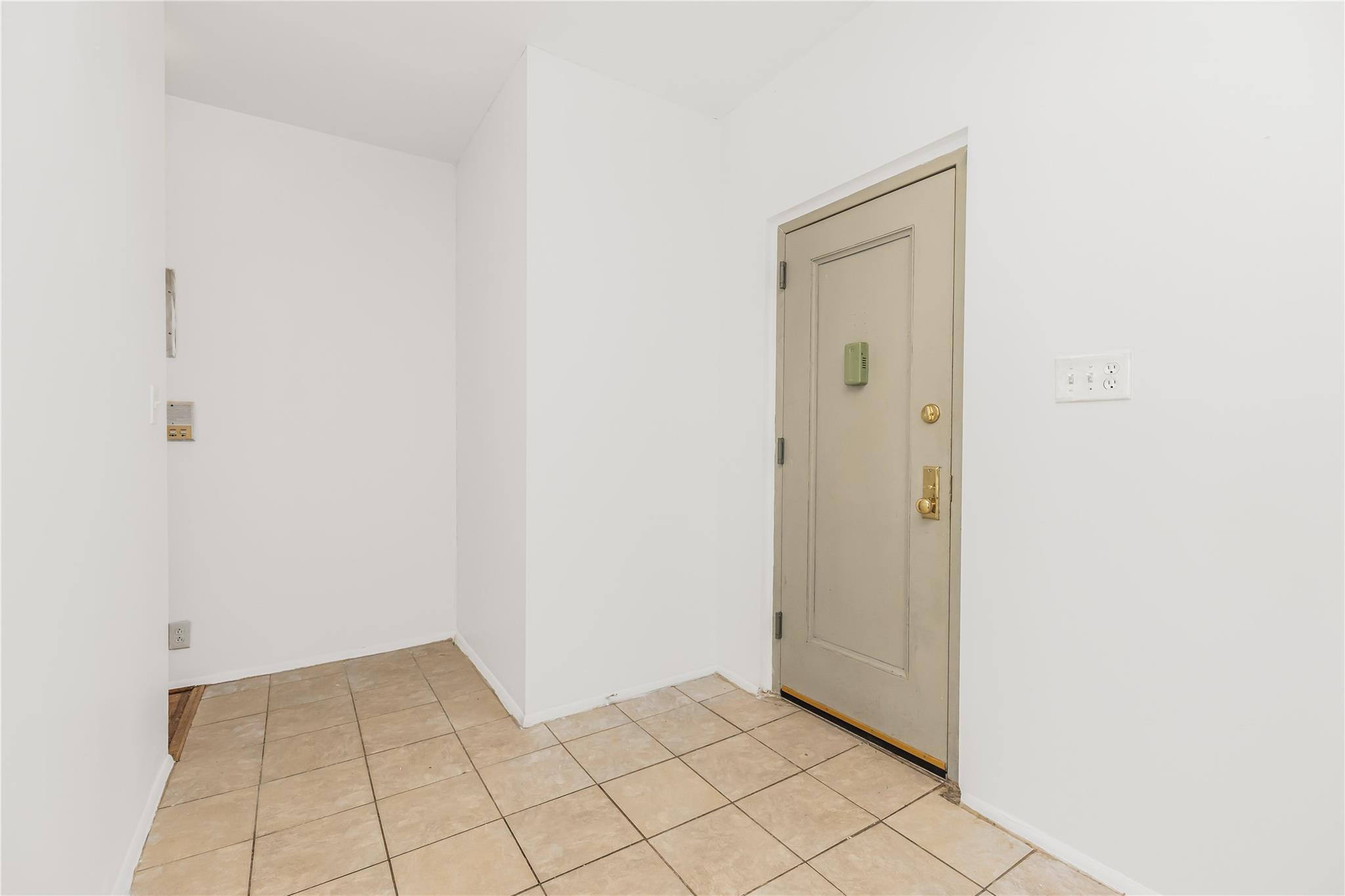 #12 photo, 29 Convent, New York (Manhattan) , NY 10027