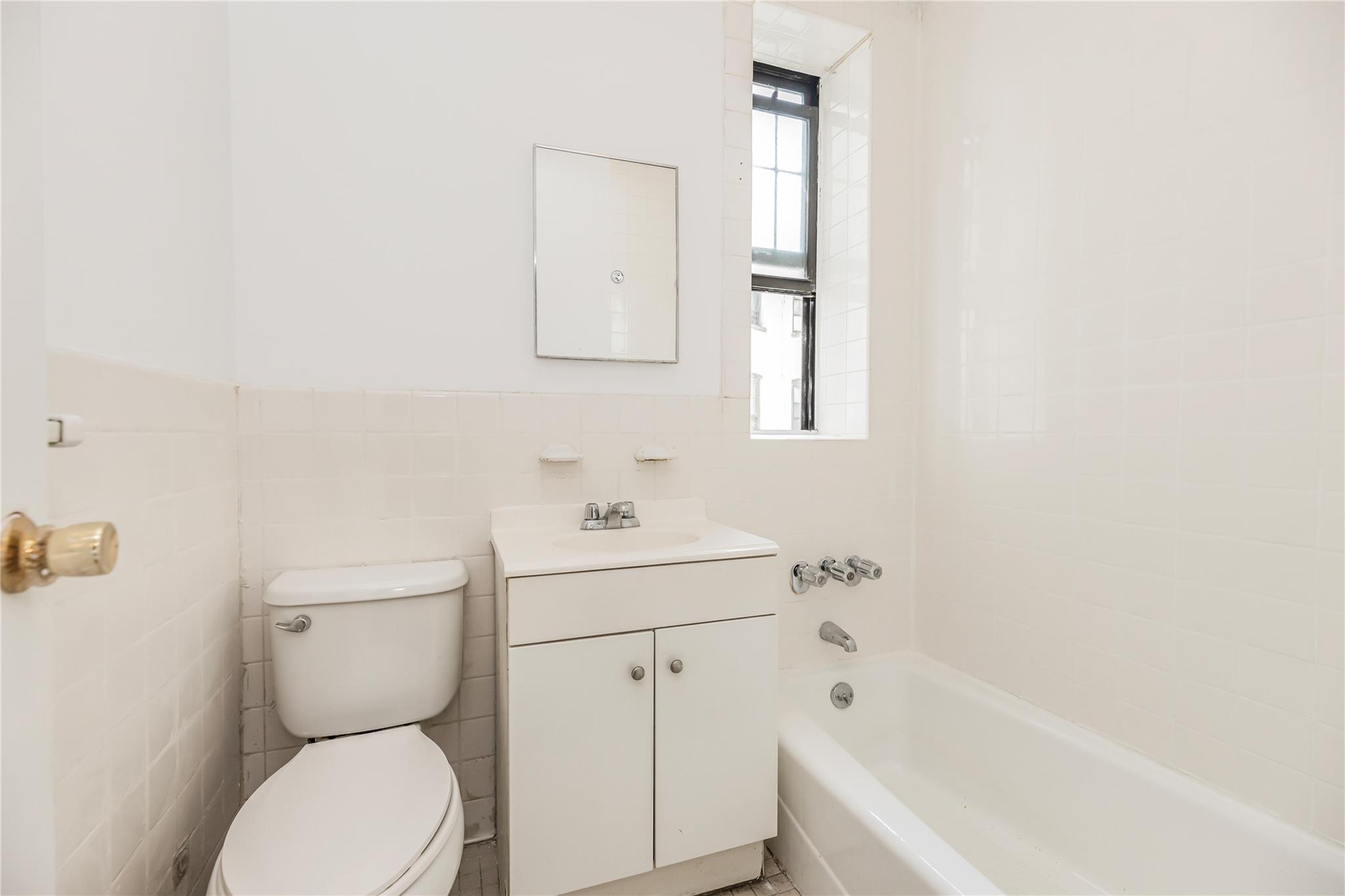 #17 photo, 29 Convent, New York (Manhattan) , NY 10027