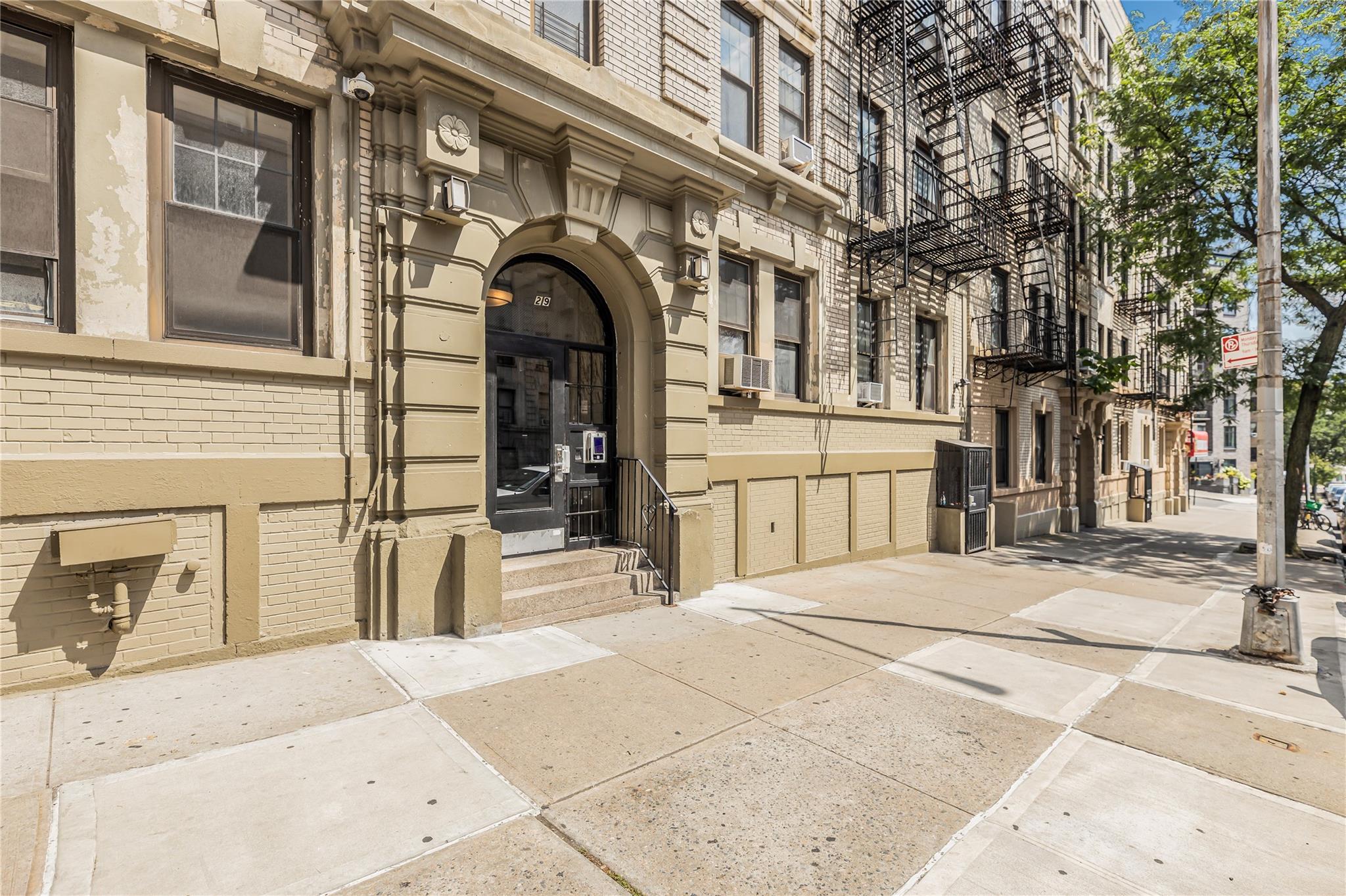 #18 photo, 29 Convent, New York (Manhattan) , NY 10027