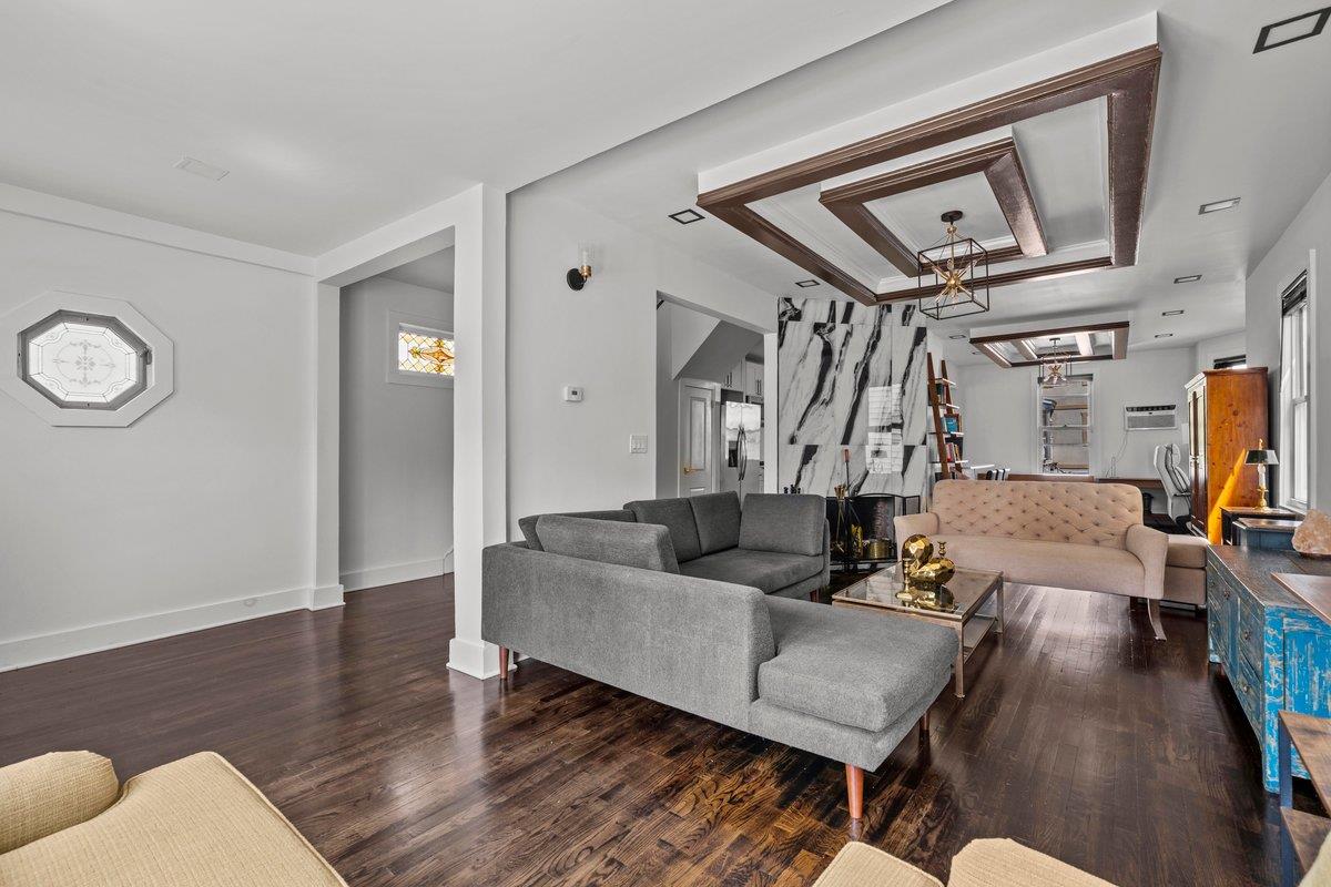 #15 photo, 916 CLARENCE Avenue, Throgs Neck , NY 10465