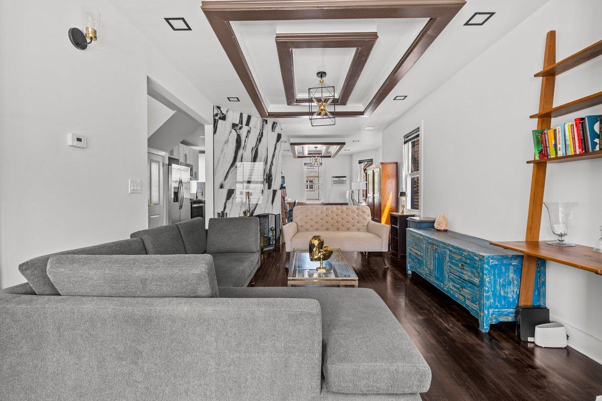 #16 photo, 916 CLARENCE Avenue, Throgs Neck , NY 10465