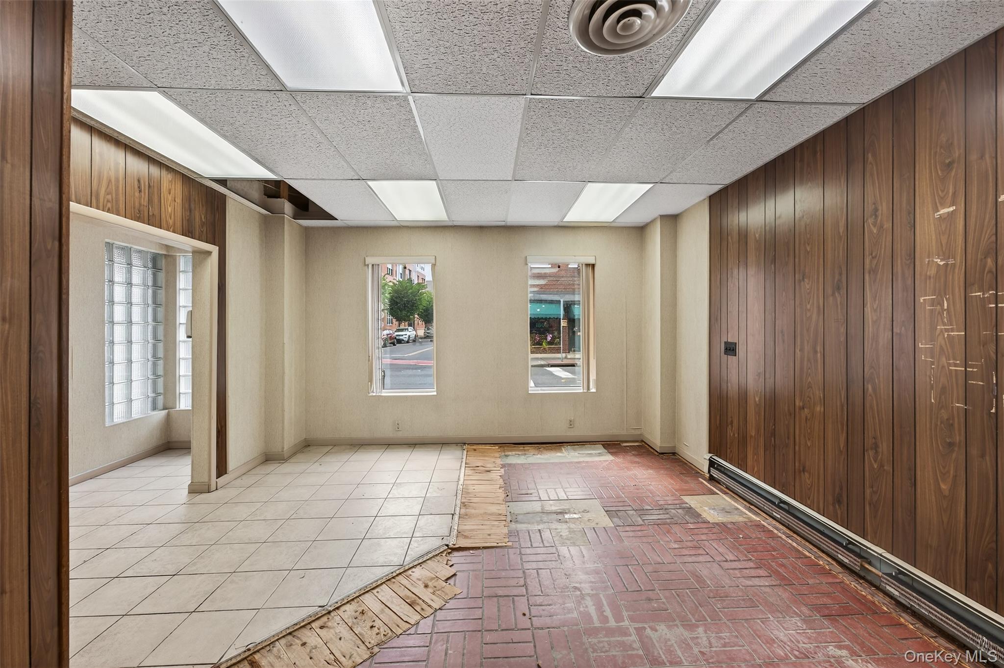 #3 photo, 69 N Ocean Avenue, サフォーク郡 Patchogue , NY 11772