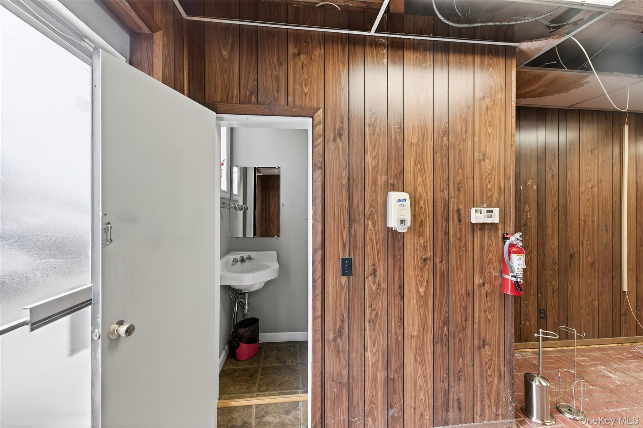 #7 photo, 69 N Ocean Avenue, サフォーク郡 Patchogue , NY 11772