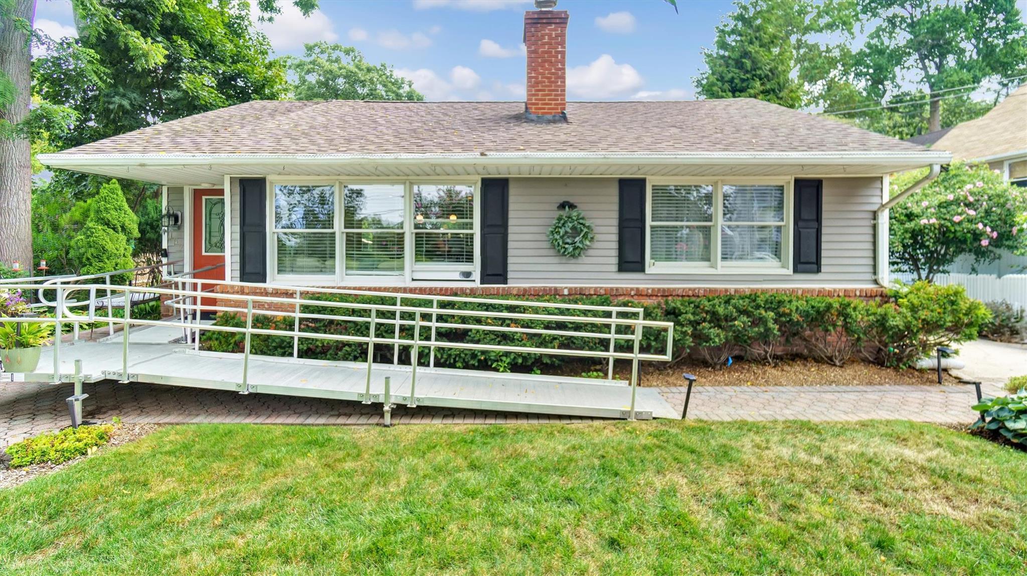 #1 photo, 157 Beaver Drive, 東長島 Kings Park , NY 11754