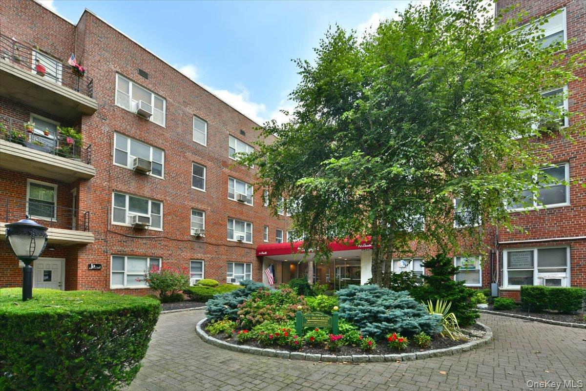 #18 photo, 75 S Middle Neck, Great Neck , NY 11021