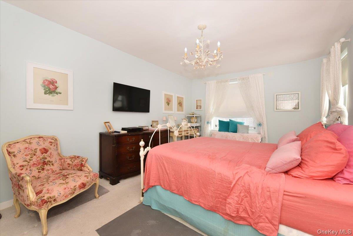 #8 photo, 75 S Middle Neck, Great Neck , NY 11021