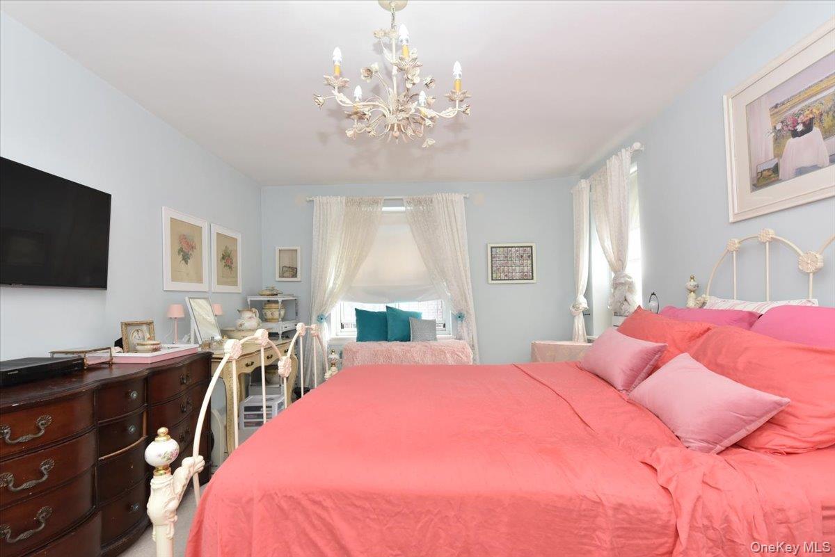 #9 photo, 75 S Middle Neck, Great Neck , NY 11021