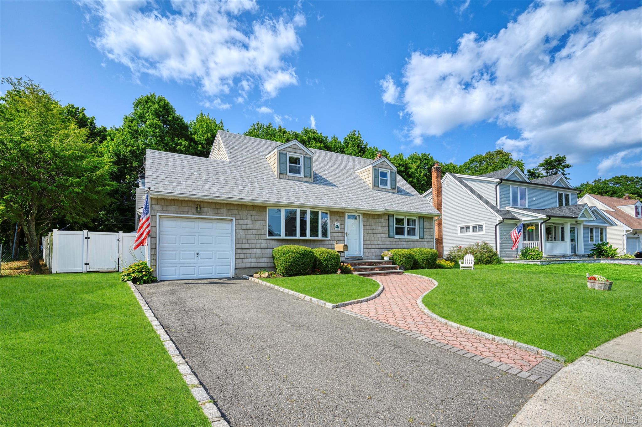 #1 photo, 144 Radcliff Drive, नासाउ काउंटी East Norwich , NY 11732