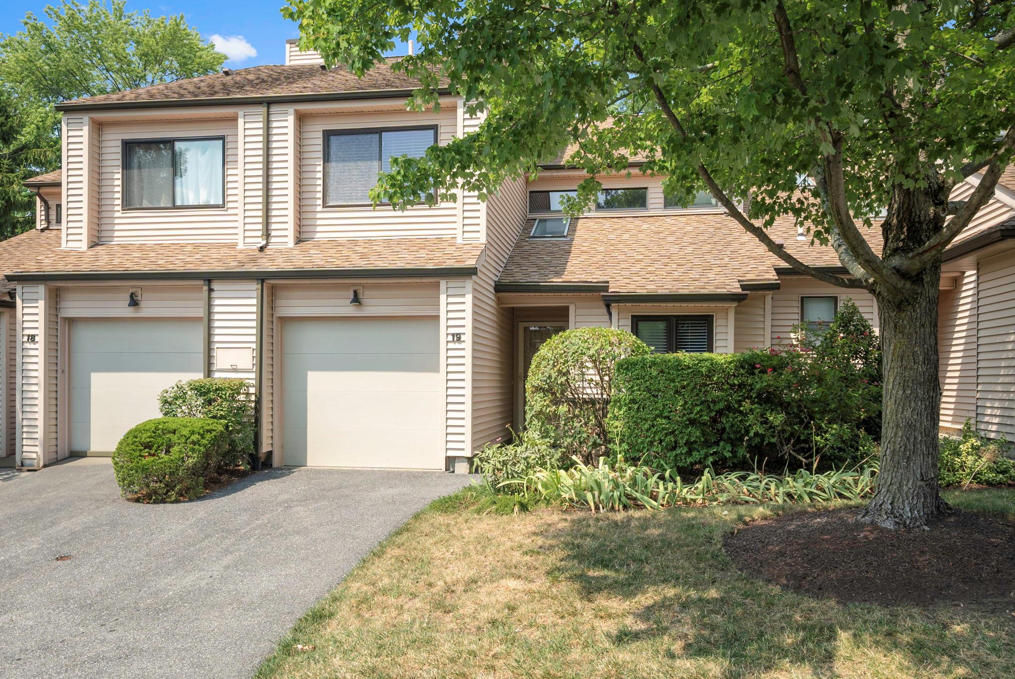 #1 photo, 19 Hudson Watch Drive, Ossining , NY 10562