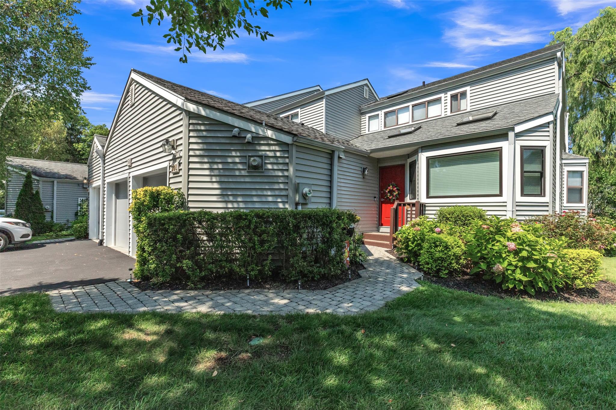 #1 photo, 201 Horseshoe Circle, Ossining , NY 10562