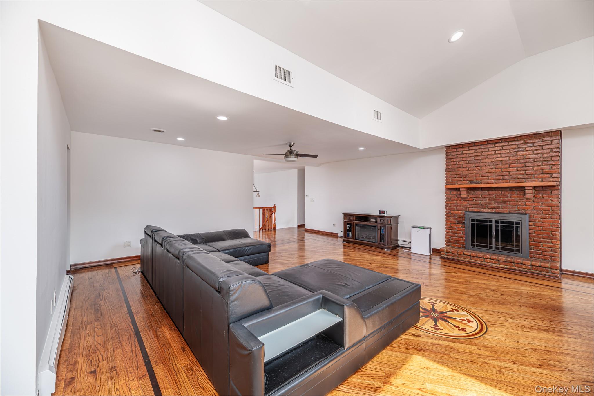 #12 photo, 30 N Lynn Street, Warwick , NY 10990