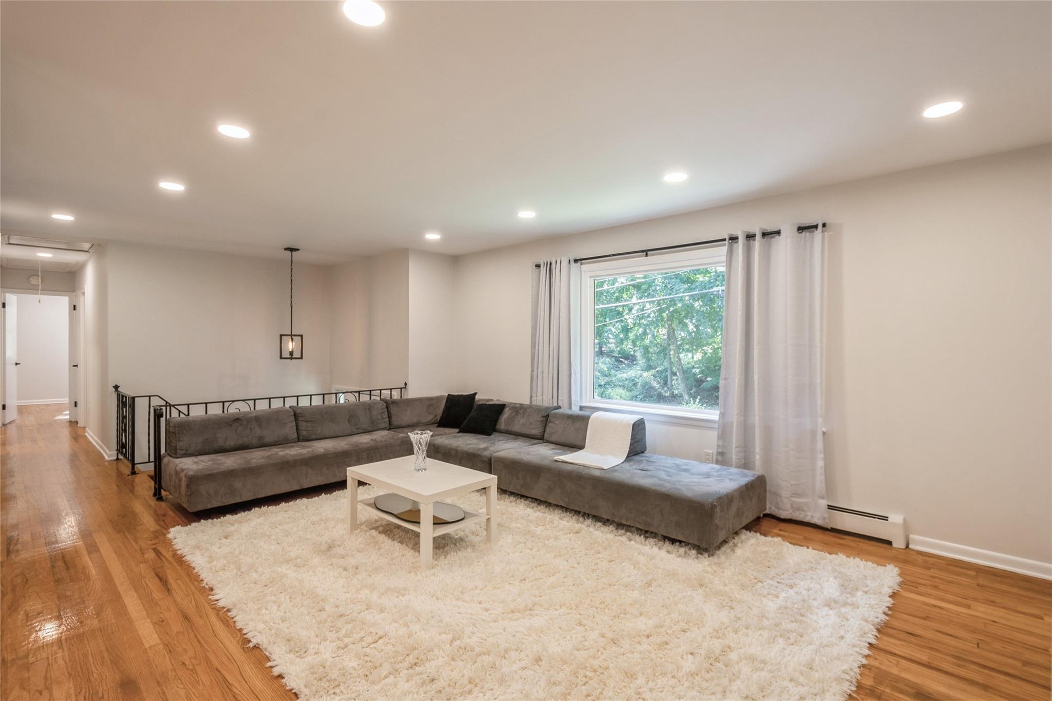 #5 photo, 235 Douglas Road, Chappaqua , NY 10514