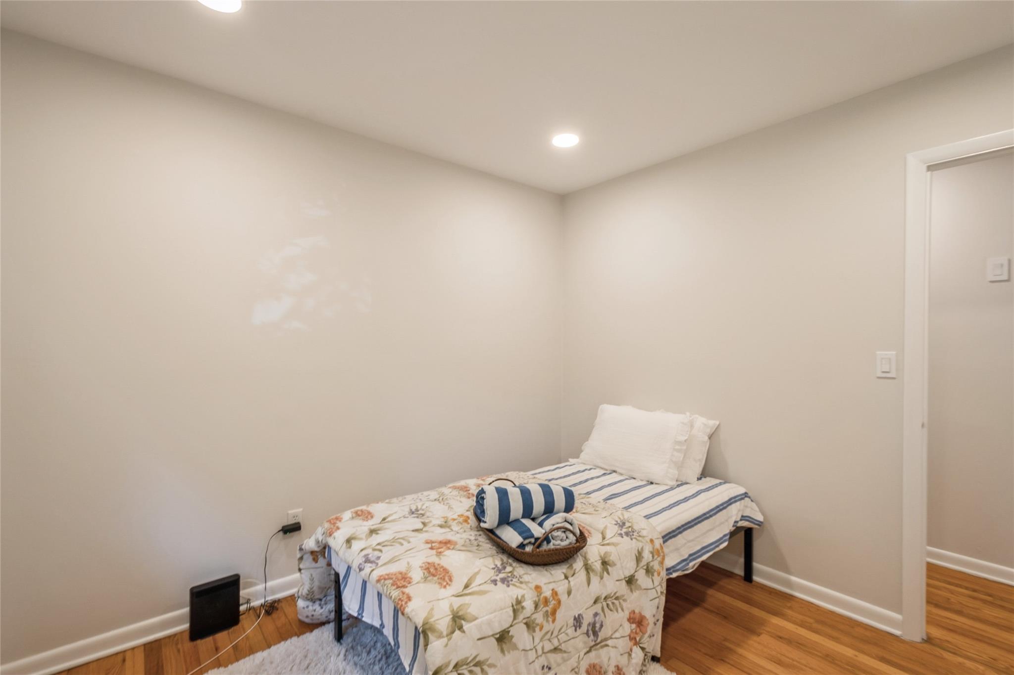 #9 photo, 235 Douglas Road, Chappaqua , NY 10514