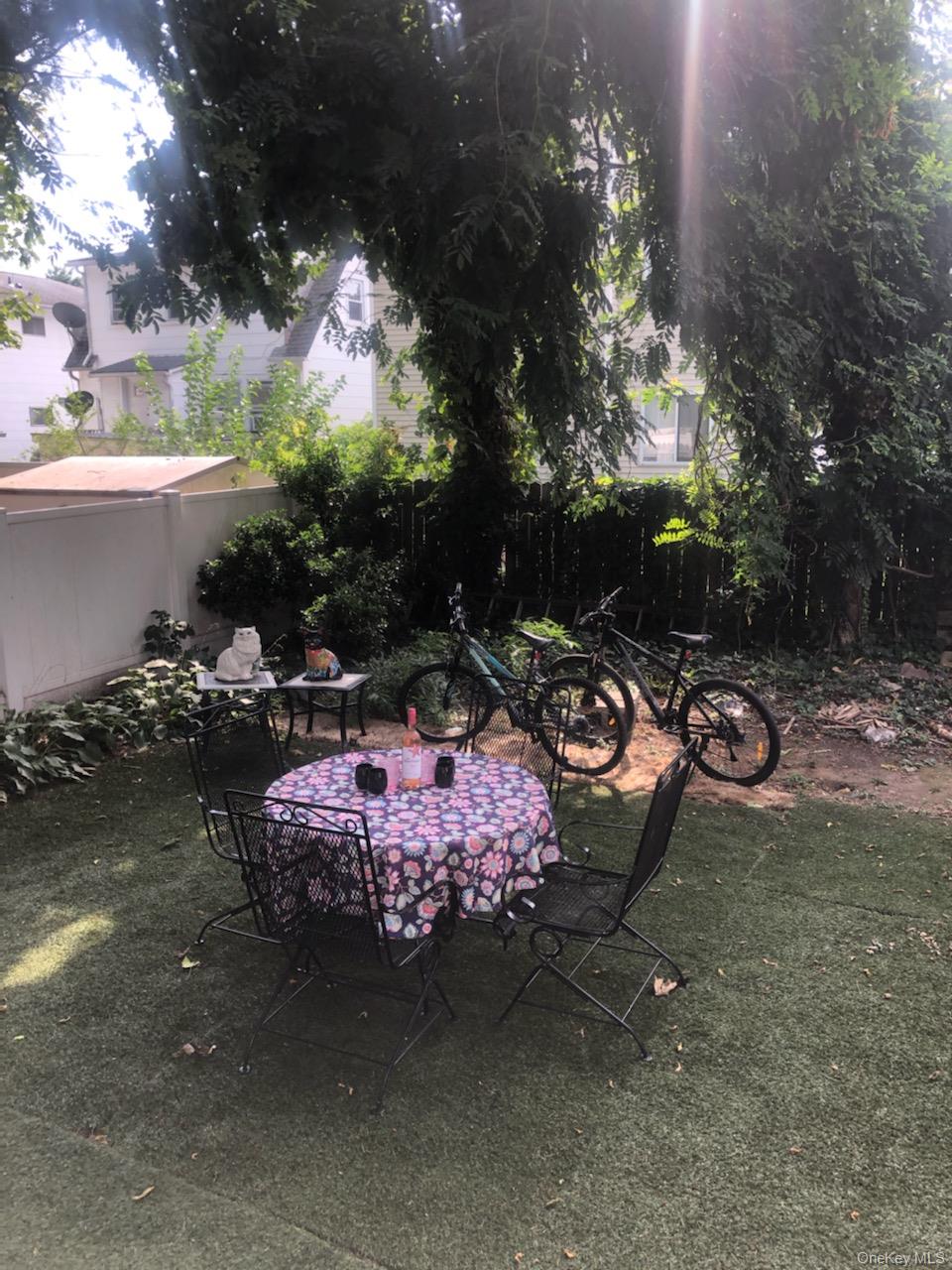 #3 photo, 59 Dunwood Road, Port Washington , NY 11050