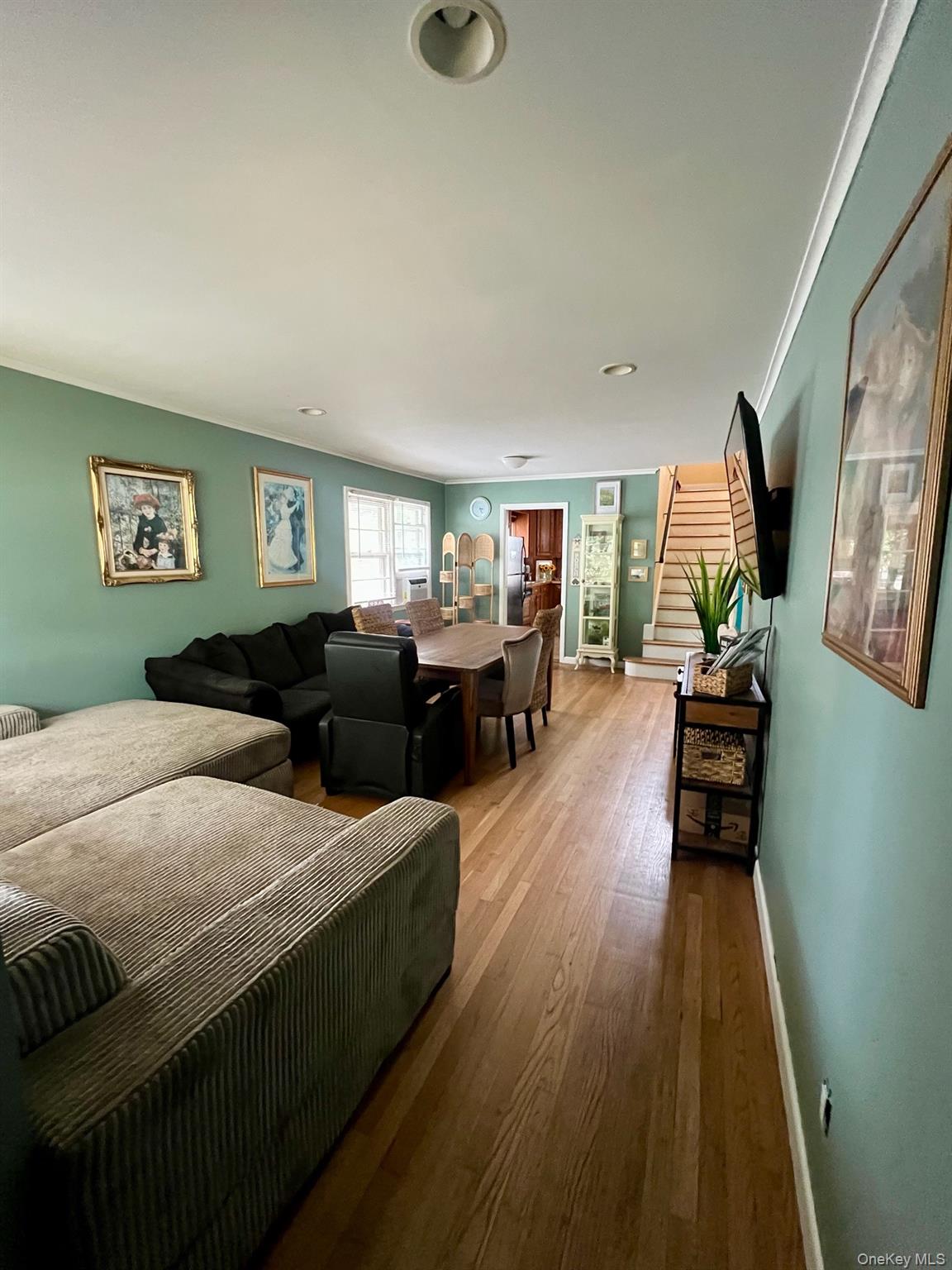 #4 photo, 59 Dunwood Road, Port Washington , NY 11050