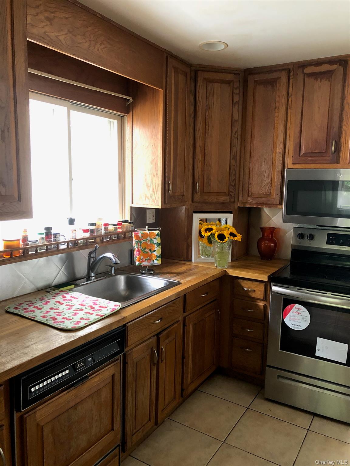 #8 photo, 59 Dunwood Road, Port Washington , NY 11050