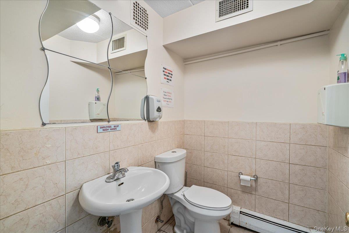 #11 photo, 3745 75th Street, クイーンズ区 Jackson Heights , NY 11372